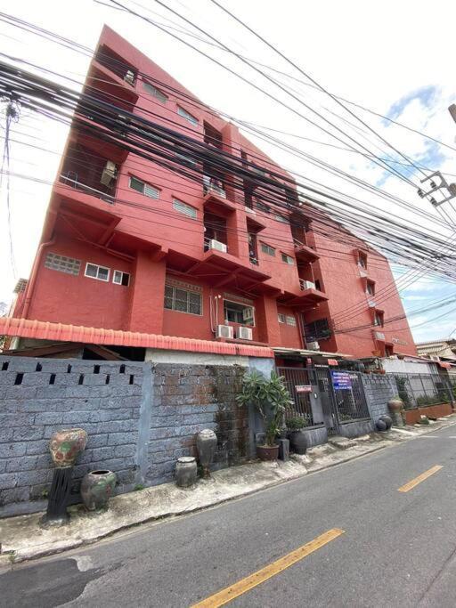 Apartamento Ratanawong Place 552 *